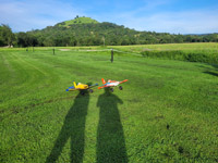 2 Flieger, 2 Schatten...